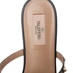 مملوكة مسبقًا حذاء فلات سلايد فالنتينو جلد أسود مرصع روكستد مقاس  39.5