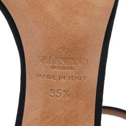 Pre Owned Valentino Black Suede Rockstud Rolling Multicolor Fringe Sandals Size 35.5