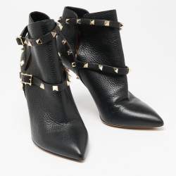 مملوكة مسبقًا حذاء بوت كاحل فالنتينو جلد أسود مرصع روكستد مقدمة مدببة مقاس 39