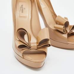 Pre Owned Valentino Beige Patent Leather Bow Peep Toe Platform Pumps Size 39