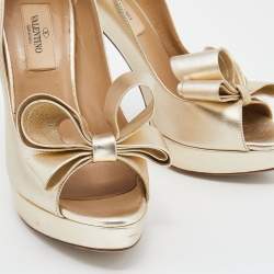 Pre Owned Valentino Metallic Gold Leather Bow Peep Toe Platform Pumps Size 36.5