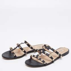 مملوكة مسبقًا حذاء سلايد فالنتينو فلات جلد أسود مرصع روكستد مقاس 38 