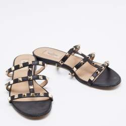 مملوكة مسب قًا حذاء سلايد فالنتينو فلات جلد أسود مرصع روكستد مقاس 38 