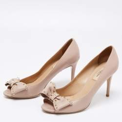 Pre Owned Valentino Beige Leather Rockstud Peep Toe Pumps Size 39
