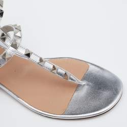 Pre Owned Valentino Metallic Silver Leather Rockstud T Strap Flat Sandals Size 37