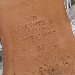 Pre Owned Valentino Metallic Silver Leather Rockstud T Strap Flat Sandals Size 37