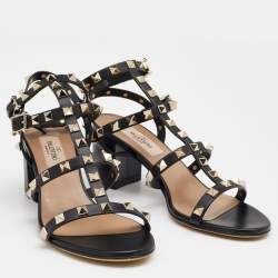 مملوكة مسبقًا صندل فالنتينو جلد أسود روكستد بسيور كعب مربع سميك مقاس 38