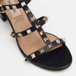 مملوكة مسبقًا صندل فالنتينو جلد أسود روكستد بسيور كعب مربع سميك مقاس 38