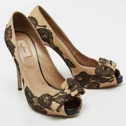 Pre Owned Valentino Beige/Black Lace and Raffia Bow Peep-To Pumps Size 41