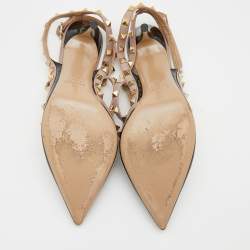 مملوكة مسبقًا Valentino Black/Beige Patent and Leather Rockstud Ankle Strap Pumps Size 40