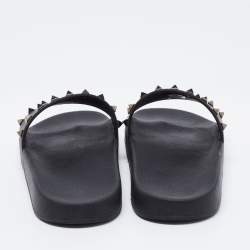 Pre Owned Valentino Black Rubber Rockstud Slides Size 40