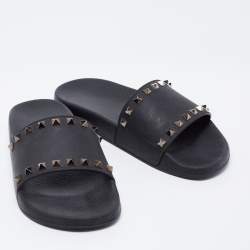 Pre Owned Valentino Black Rubber Rockstud Slides Size 40