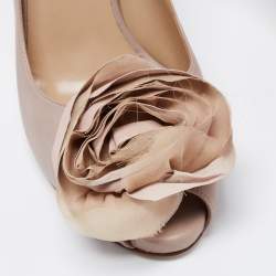 Pre Owned Valentino Beige Leather Rose Accented Peep Toe Pumps Size 40