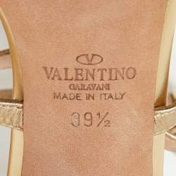 Pre Owned Valentino Gold Leather Rockstud Ankle Strap Sandals Size 39.5