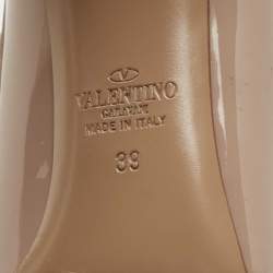 Pre Owned Valentino Beige Patent and Leather Rockstud Pumps Size 39
