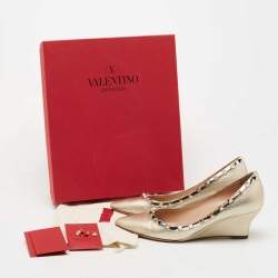 Pre Owned Valentino Metallic Gold Leather Rockstud Pumps Size 37.5
