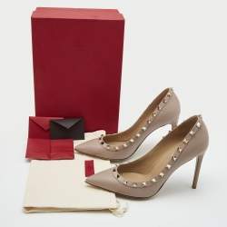 Pre Owned Valentino Poudre Pink Grain Leather Rockstud Pumps Size 39