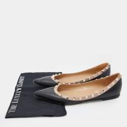 Pre Owned Valentino Black/Beige Leather Rockstud Pointed Toe Ballet Flats Size 39