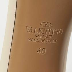 Pre Owned Valentino Cream Leather Rockstud Ankle Strap Sandals Size 40