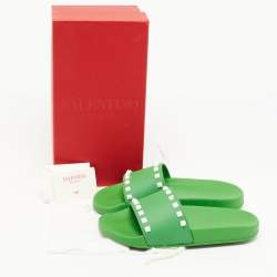 Pre Owned Valentino Green Rubber Rockstud Flat Slides Size 39