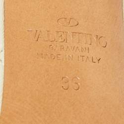 Pre Owned Valentino Cream Quilted Leather Rockstud Embellished Pointed Toe Pumps Size 36