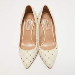 Pre Owned Valentino Cream Quilted Leather Rockstud Embellished Pointed Toe Pumps Size 36