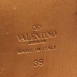 Pre Owned Valentino Pink Leather Rockstud Slide Sandals Size 39