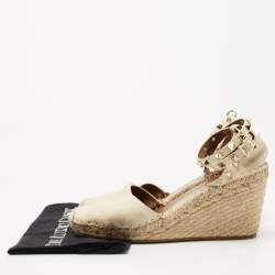 Pre Owned Valentino Cream Leather Rockstud Wedge Ankle Strap Sandals Size 39