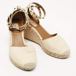 Pre Owned Valentino Cream Leather Rockstud Wedge Ankle Strap Sandals Size 39