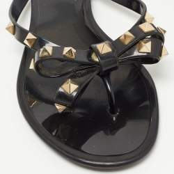 Pre Owned Valentino Black Jelly Rockstud Bow Thong Flats Size 38