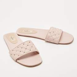 Pre Owned Valentino Pink Quilted Leather Rockstud Spike Slide Flats Size 40