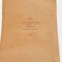 Pre Owned Valentino Pink Quilted Leather Rockstud Spike Slide Flats Size 40