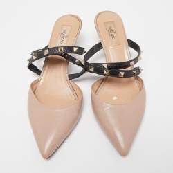 مملوكة مسبقًا Valentino Beige Leather Rockstud  Mules Size 39