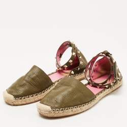 مملوكة مسبقًا Valentino Dark Green Leather Rockstud Espadrille Flats Size 39