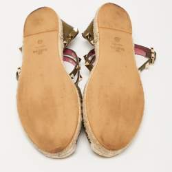 مملوكة مسبقًا Valentino Dark Green Leather Rockstud Espadrille Flats Size 39