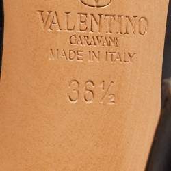 Pre Owned Valentino Two Tone Leather Love Latch Detail Eyelet Embellished Pumps Size 36.5