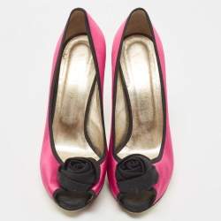 Pre Owned Valentino Pink/Black Satin Flower Applique Peep Toe Pumps Size 38.5