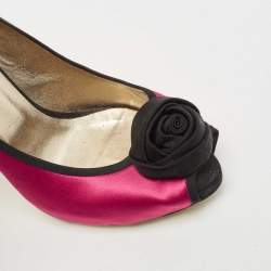 Pre Owned Valentino Pink/Black Satin Flower Applique Peep Toe Pumps Size 38.5
