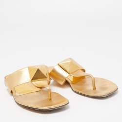 Pre Owned Valentino Gold Leather One Stud Thong Flats Size 38