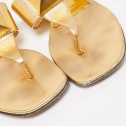 Pre Owned Valentino Gold Leather One Stud Thong Flats Size 38