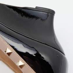 Pre Owned Valentino Black/Pink Patent Leather Rockstud Pointed Toe Wedge Pumps Size 39.5