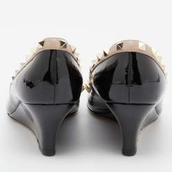 Pre Owned Valentino Black/Pink Patent Leather Rockstud Pointed Toe Wedge Pumps Size 39.5