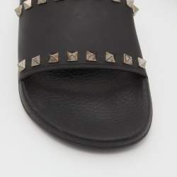 Pre Owned Valentino Black Rubber Rockstud Slides Size 38