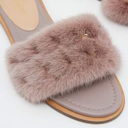 Pre Owned Valentino Pink Fur and Leather Rockstud Flat Sandals Size 39