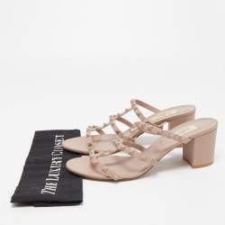 Pre Owned Valentino Beige Leather Rockstud Block Heel Slide Sandals Size 41