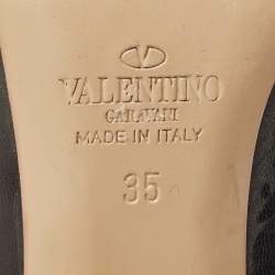 Pre Owned Valentino Black/Beige Leather Studded Pointed Toe Pumps Size 35