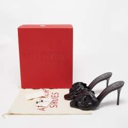 Pre Owned Valentino Black Flower Detail Leather Slide Sandals Size 39