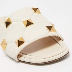 Pre Owned Valentino Cream Quilted Leather Roman Stud Flat Slides Size 40.5