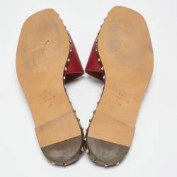 Pre Owned Valentino Burgundy Leather Soul Rockstud Flat Slides Size 36