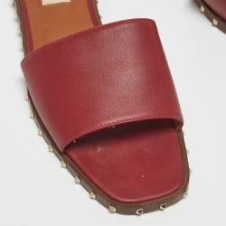 Pre Owned Valentino Burgundy Leather Soul Rockstud Flat Slides Size 36